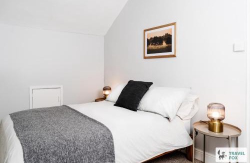 Sneinton House | Alice's Central Stay: Parking + Close to the Motor Point Arena