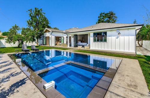 Sherman Oaks House | AmazIng big house for comfort and relax