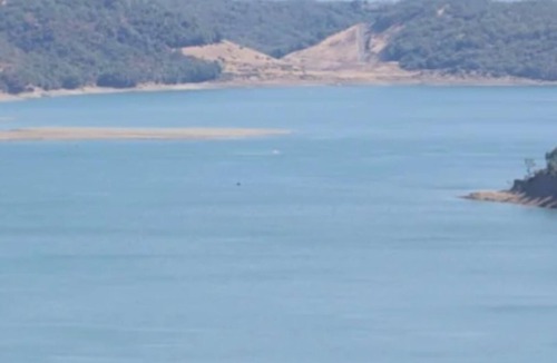 Ukiah House | Amazing Lake View House - dog friendly
