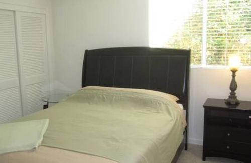 Downtown Apartment | Amazing location Walk to the Promenade and the Beach