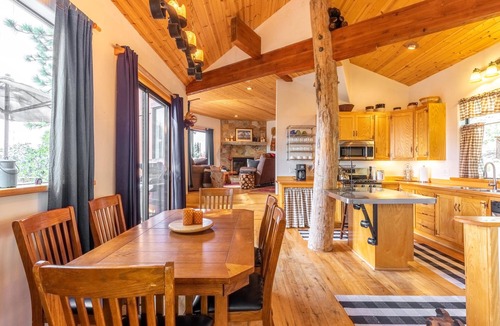 Green Valley Lake Cabin | Amazing sunset views over Green Valley Lake, BBQ, Firepit, Hikes!