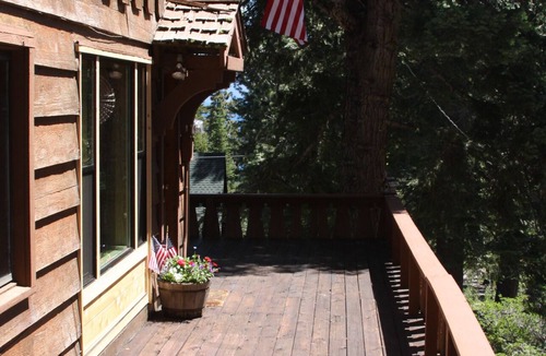 Tahoma Cabin | Amazing Tahoe Cabin - Short Walk to Sandy Beach