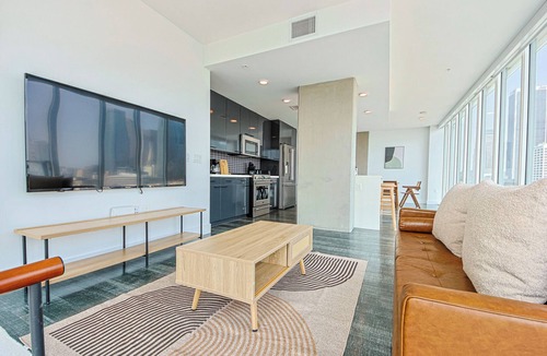 Boyle Heights Apartment | Amazing Urban Oasis 2bd 2bt