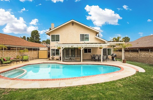 Santa Clarita House | Amazing Valencia Paradise Oasis Home for Family Vacation