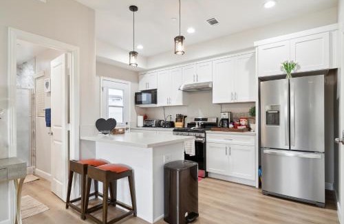 Midway City House | Amazing Value with High Comfort, 14 Guests for 4BR by Disneyland, Beaches, Rodeo 39 & More