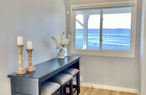 Belvedere Tiburon House | Amazing Views and Walkable to Downtown! Historic 3/2 Home, Sleeps 8