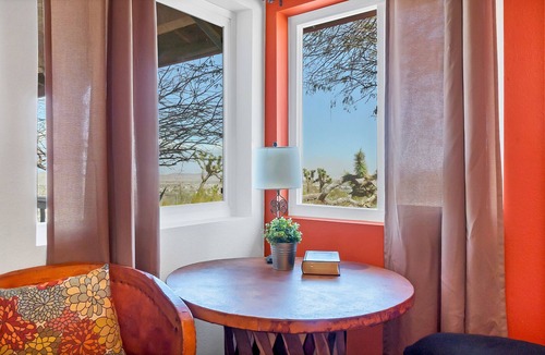 Joshua Tree House | Amazing views, cozy home, 5 miles to JTNP