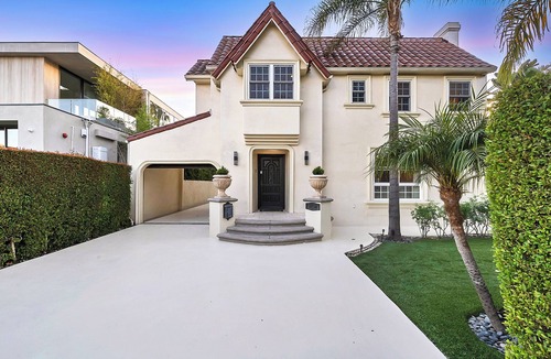 Carthay Circle Villa | Amazing Villa In Best Location Pool jacuzzi Center Walking Distance To Resturant