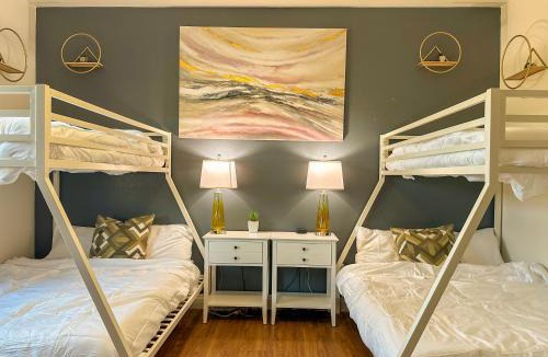 Vista Villa | Amethyst Hearth - Family Spa Serenity, Zoo, Beach, Disneyland, Legoland