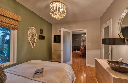 Eagle Rock House | "Angels Landing" a chic pool & spa getaway w/ panoramic views
