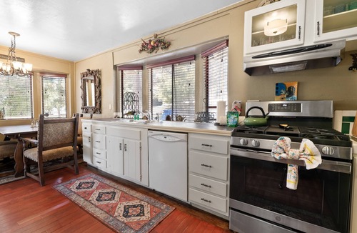 Whispering Forest House | Antelope Retreat - 5BR, Sauna, Foosball Table, Fireplace, Deck, BBQ