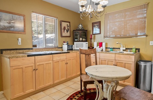 Whispering Forest House | Antelope Retreat - 5BR, Sauna, Foosball Table, Fireplace, Deck, BBQ