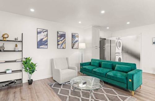 Altadena Apartment | Apartment ∙ 2 bedrooms ∙ 6 guests