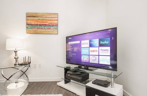 Burbank Apartment | Apartment ∙ 2 bedrooms ∙ 4 guests