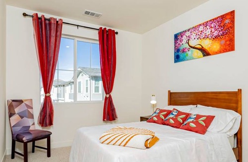 Ontario Apartment | Apartment ∙ 3 bedrooms ∙ 6 guests