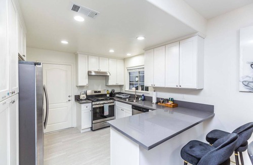 East Pasadena Apartment | Apartment ∙ 5 bedrooms ∙ 10 guests