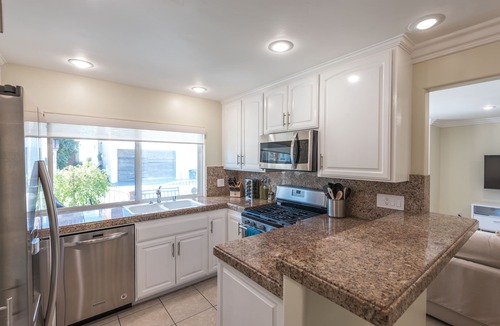 Santa Ana Heights Condo | Apartment with 2 bedrooms, two bathrooms, one house from the sand