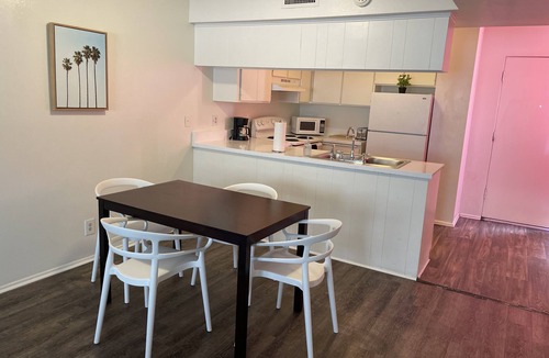 Historic Tennis Club Apartment | Apt G - furnished 1bed/1bath, second floor,in the heart of downtown Palm Springs