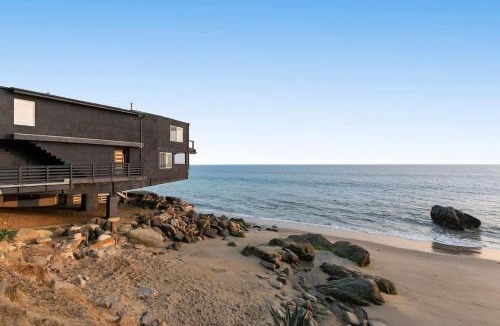 Eastern Malibu House | Aquazzura - By Stay Awhile Villas