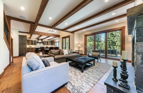 Comstock Acres House | Arcadia Manor on the West Shore - Newly Built - 5 BR w Wet Bar EV Charger and Air Conditioning