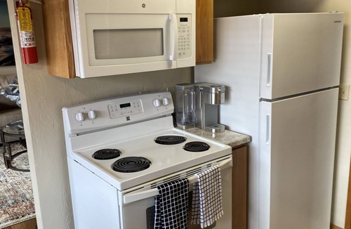 Arcata Apartment | ARCATA ONE BEDROOM- stay near and downtown CalPoly Humboldt - a 13-min stroll