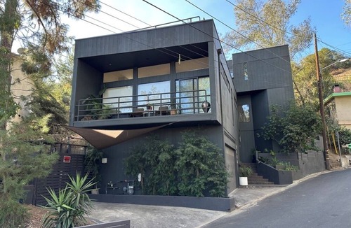 Eagle Rock House | Architectural, Art filled home, close to the Rose Bowl