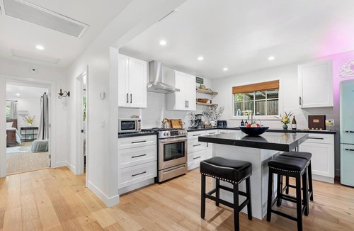 Los Olivos House | Architectural Farmhouse Retreat in Downtown Los Olivos, "The Flying Pig"