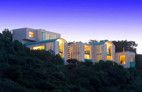 Country Club House | Architectural Masterpiece Overlooking La Jolla
