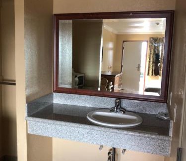 Riverside Hotel | Arlington Inn