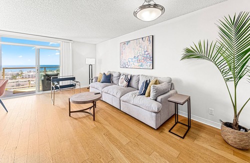 Marina Peninsula Apartment | "Artistic" 3Bedroom 2Bath Gorgeous Ocean Views.