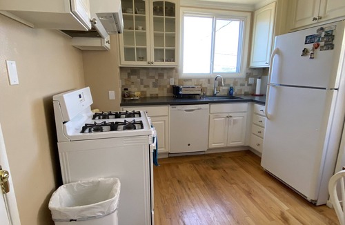 Westlake House | As close to San Francisco you can without being in San Francisco! IDEAL LOCATION