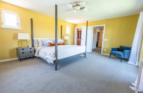 Oakville House | Ashe Vineyard House - Beautiful Home on a Vineyard in Yountville