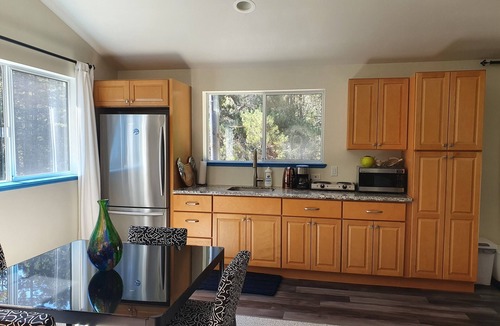 Gualala Apartment | Asian-themed Queen's Loft Apartment 10 mins to the beach and downtown!