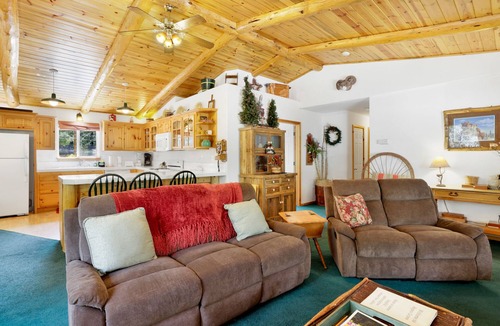 Fox Farm Cabin | Aspen Grove Log Cabin at Big Bear Lake