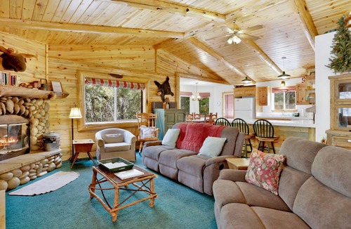 Fox Farm Cabin | Aspen Grove Log Cabin at Big Bear Lake