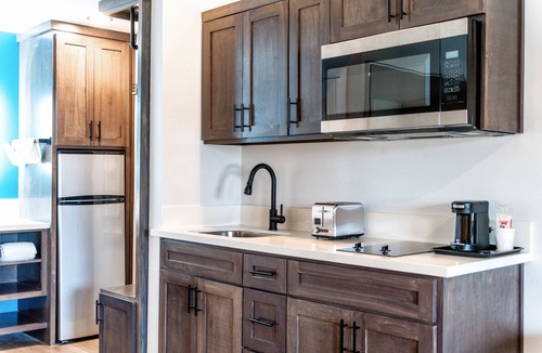 Bellflower Hotel | Aspire Inn Studios & Spas