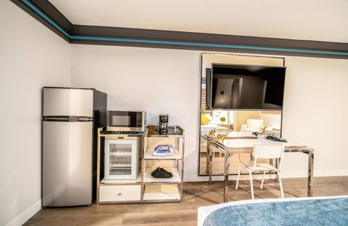Bellflower Hotel | Aspire Inn Studios & Spas