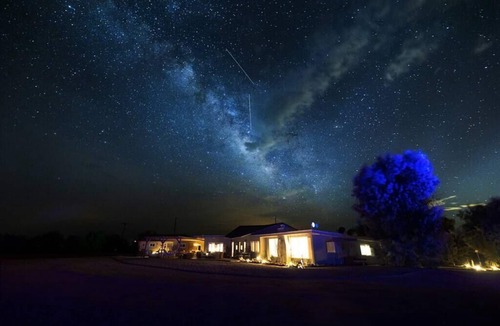 Wonder Valley House | ★ Astrotourism ★ 5 Acre Fenced ★ Pool ★ Jacuzzi
