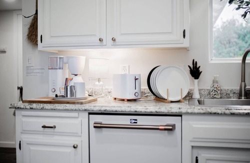 Tehachapi House | At Home in Downtown Tehachapi Traveling Professionals Welcome
