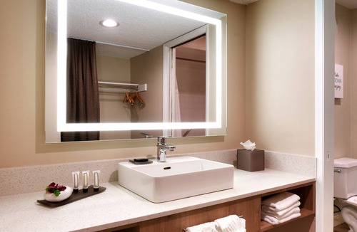 Airport Area Hotel | Atrium Hotel at Orange County Airport