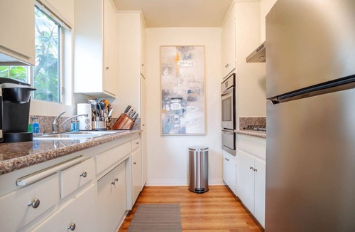 Alhambra Apartment | ☝Auburn Breeze · WIFI · CAL King Bed · Parking Included☝