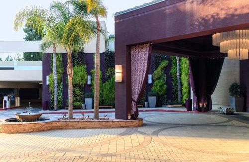 Costa Mesa Hotel | Avenue of the Arts Costa Mesa, a Tribute Portfolio Hotel