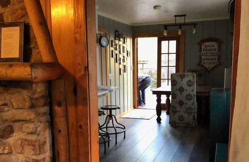 Big Bear City Cabin | Awesome Getaway!!! Pet Friendly!!! NEAR SLOPES!