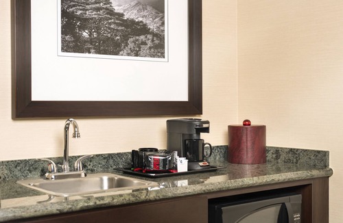 Ontario Hotel | Ayres Suites Ontario at the Mills Mall - Rancho Cucamonga