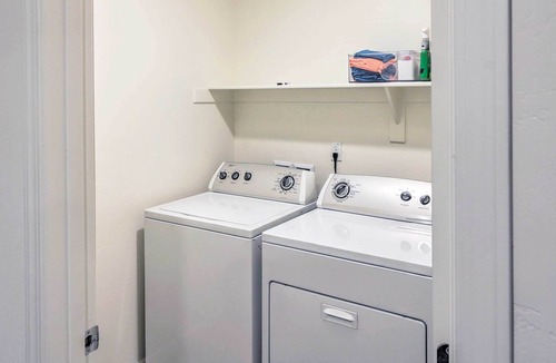 Pumpkin Center House | Bakersfield Vacation Rental w/ Private Yard!