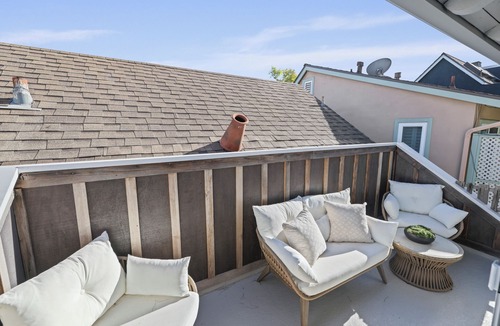 Balboa Island House | Balboa Lodge, Steps from Island Ferry to Beach - newly updated with A/C