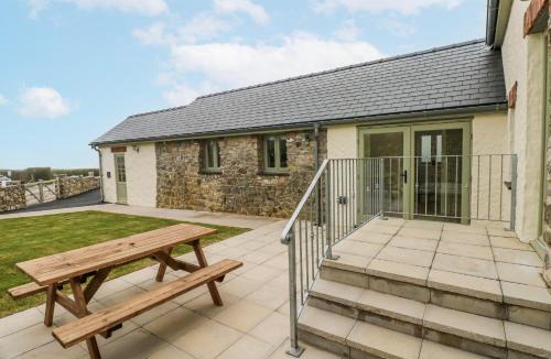 Crynant House | Barley Cottage