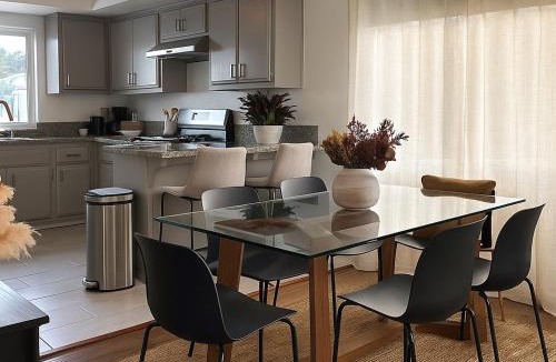 Lawndale House | Bay Breeze Hideaway