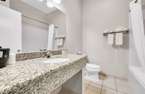 Seaside Hotel | Bay Breeze Inn