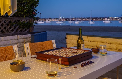 Central Mission Beach House | Bay View V by AvantStay Stylish Mission Beach Home on the Sand!